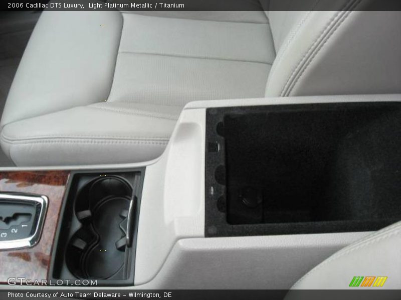 Light Platinum Metallic / Titanium 2006 Cadillac DTS Luxury