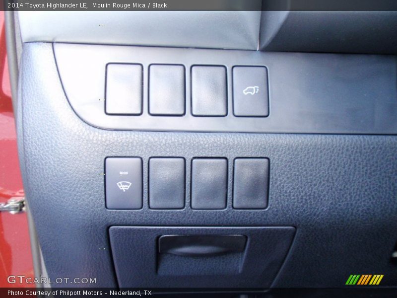 Moulin Rouge Mica / Black 2014 Toyota Highlander LE