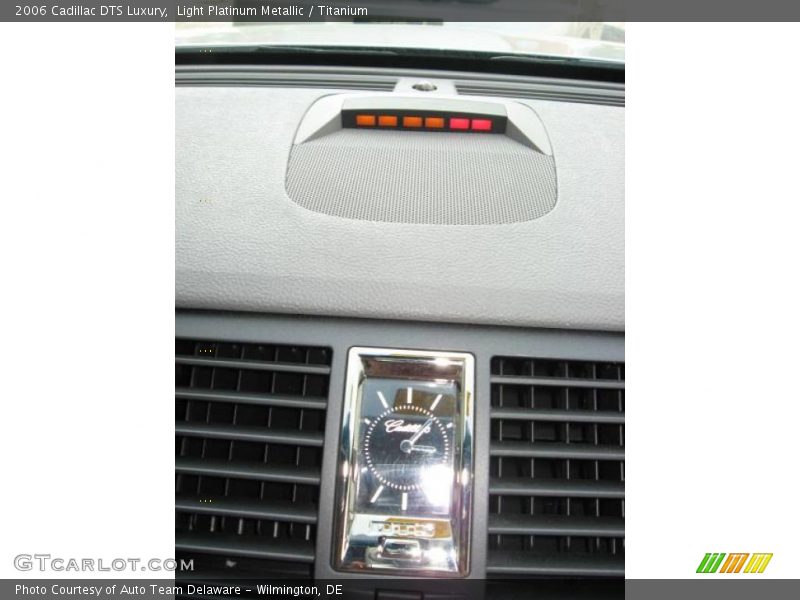 Light Platinum Metallic / Titanium 2006 Cadillac DTS Luxury