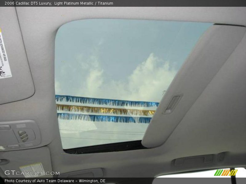 Light Platinum Metallic / Titanium 2006 Cadillac DTS Luxury