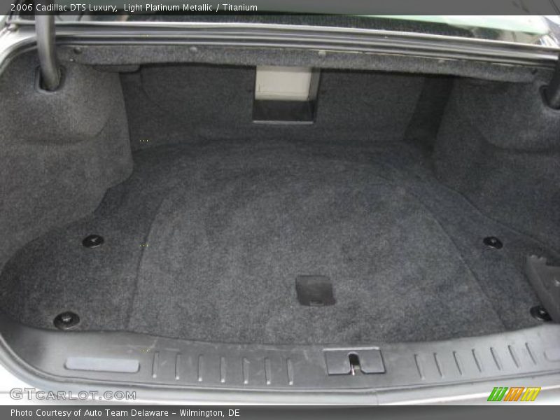 Light Platinum Metallic / Titanium 2006 Cadillac DTS Luxury