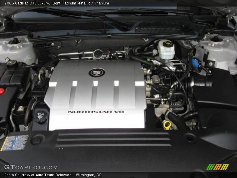Light Platinum Metallic / Titanium 2006 Cadillac DTS Luxury