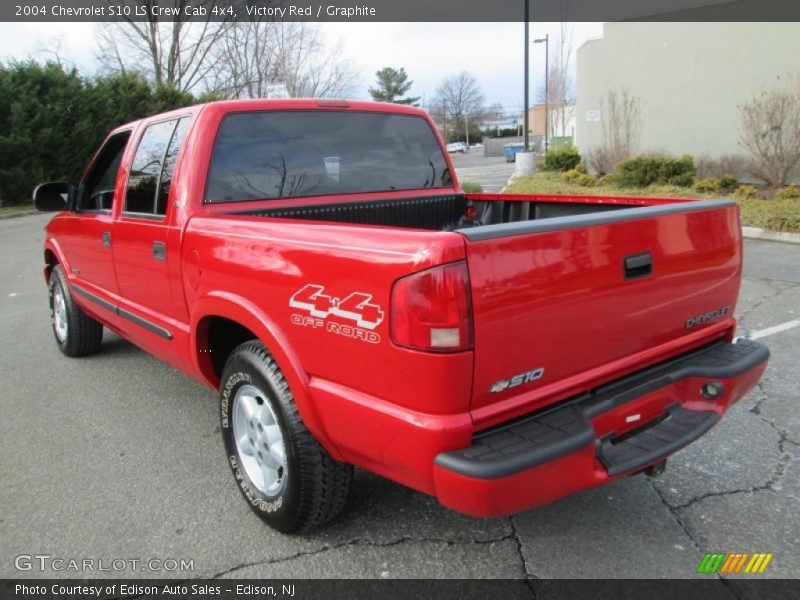 Victory Red / Graphite 2004 Chevrolet S10 LS Crew Cab 4x4