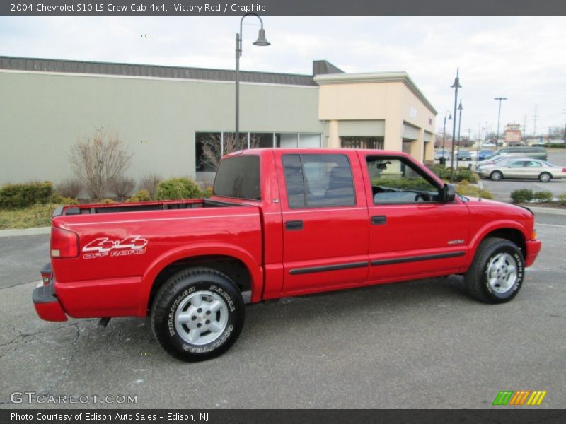 Victory Red / Graphite 2004 Chevrolet S10 LS Crew Cab 4x4