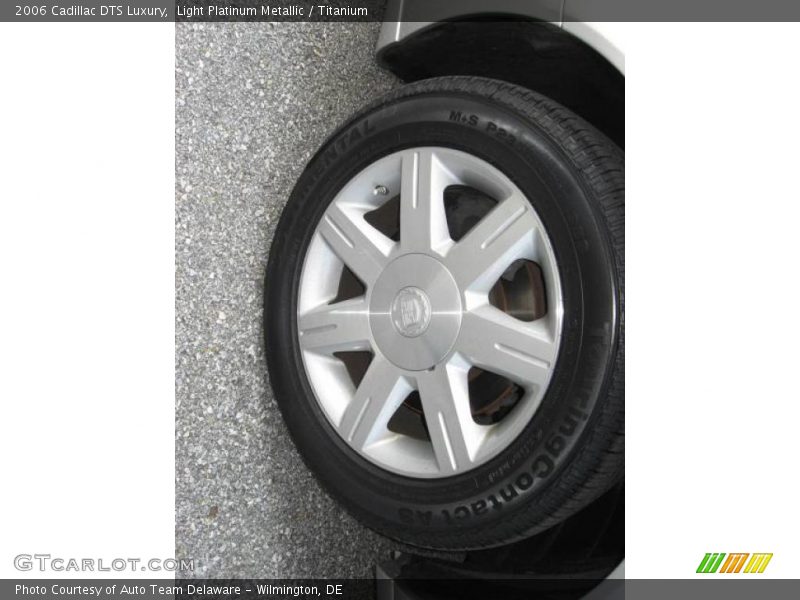 Light Platinum Metallic / Titanium 2006 Cadillac DTS Luxury