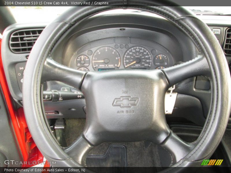 Victory Red / Graphite 2004 Chevrolet S10 LS Crew Cab 4x4