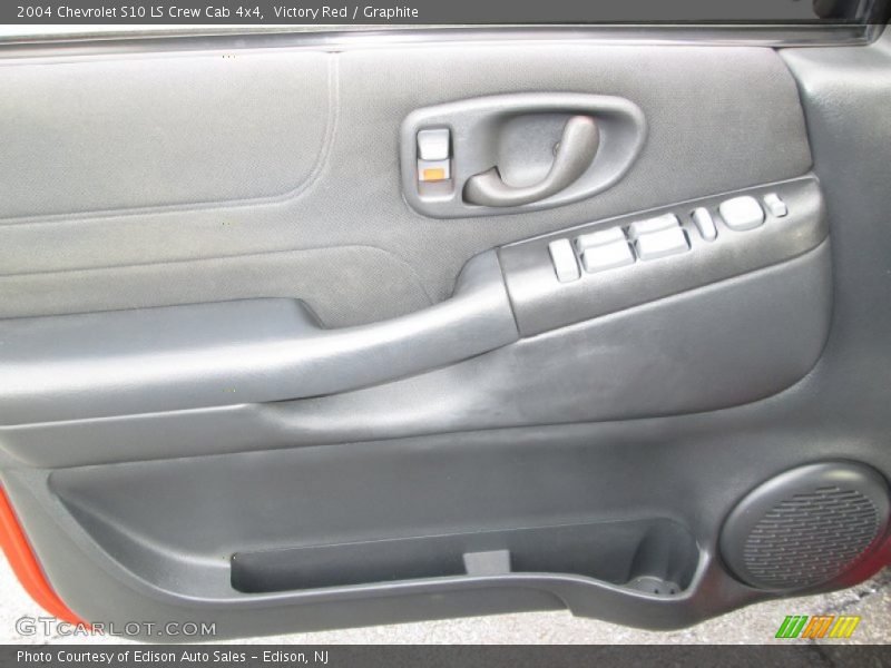 Victory Red / Graphite 2004 Chevrolet S10 LS Crew Cab 4x4