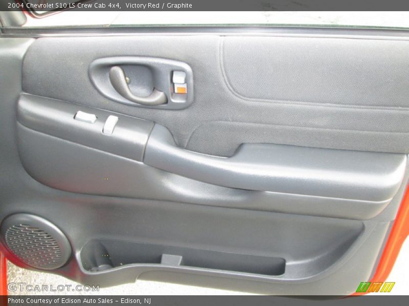 Victory Red / Graphite 2004 Chevrolet S10 LS Crew Cab 4x4