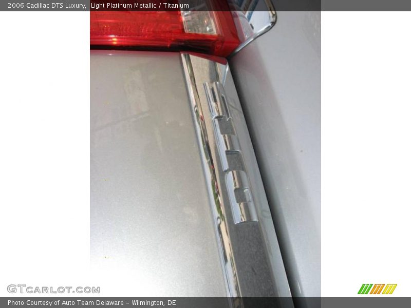 Light Platinum Metallic / Titanium 2006 Cadillac DTS Luxury