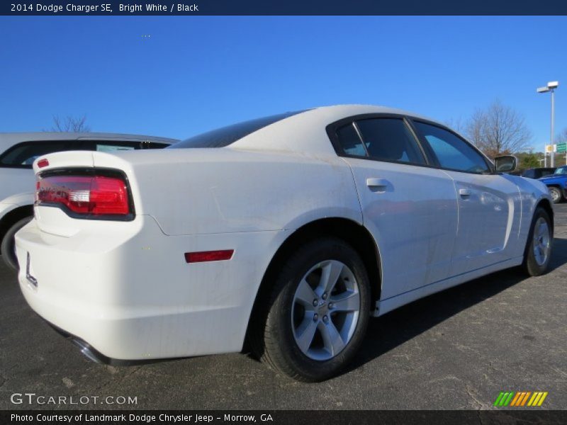 Bright White / Black 2014 Dodge Charger SE