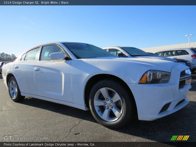 Bright White / Black 2014 Dodge Charger SE