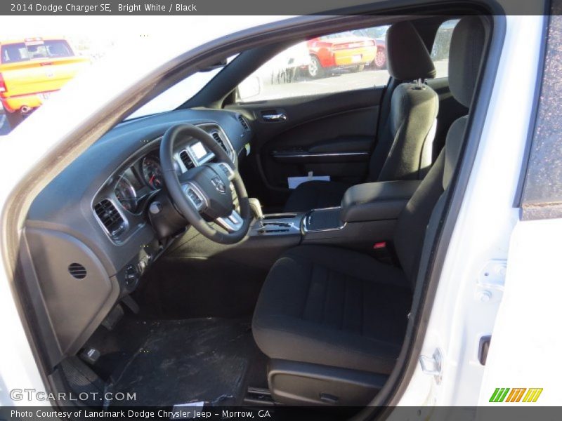 Bright White / Black 2014 Dodge Charger SE