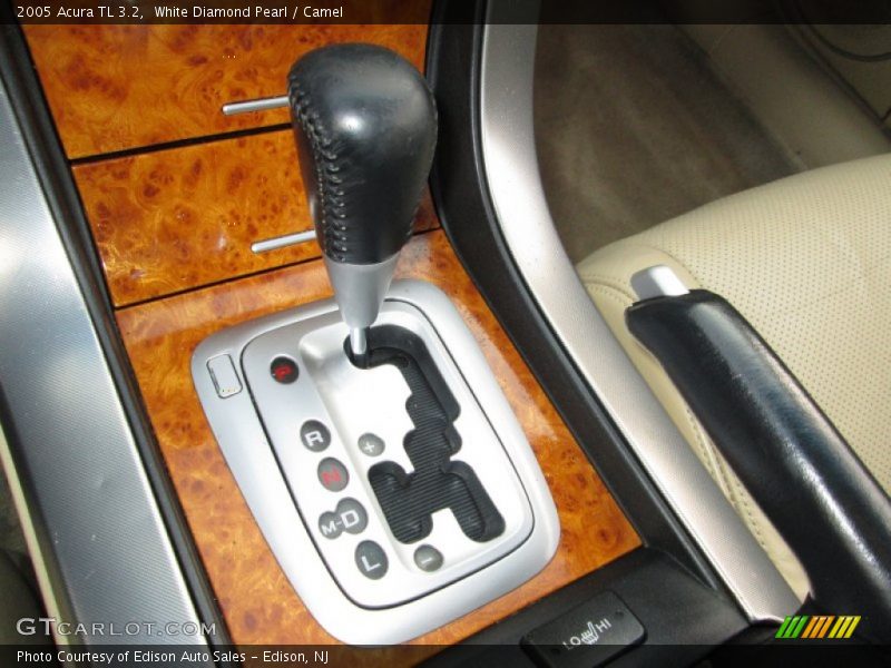 White Diamond Pearl / Camel 2005 Acura TL 3.2