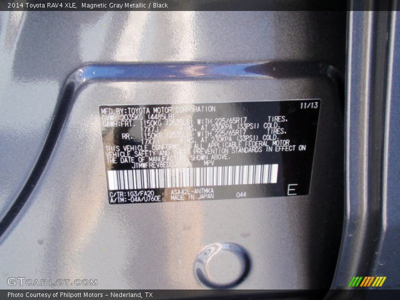 Magnetic Gray Metallic / Black 2014 Toyota RAV4 XLE