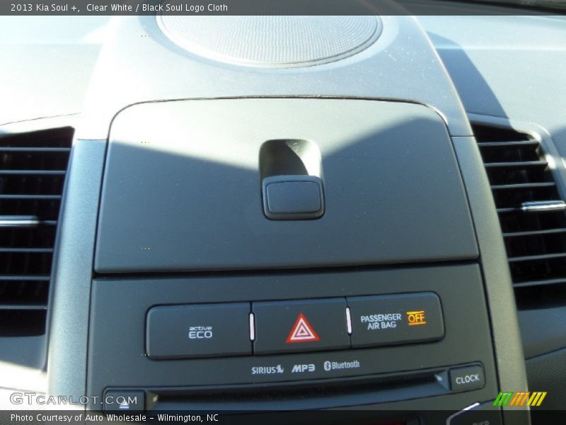 Clear White / Black Soul Logo Cloth 2013 Kia Soul +