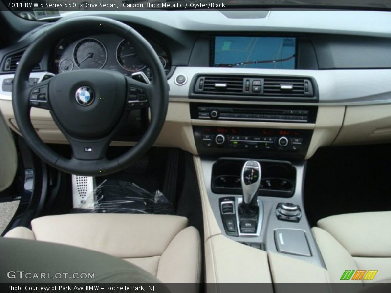 Dashboard of 2011 5 Series 550i xDrive Sedan