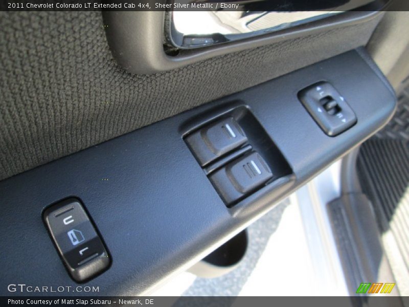Sheer Silver Metallic / Ebony 2011 Chevrolet Colorado LT Extended Cab 4x4