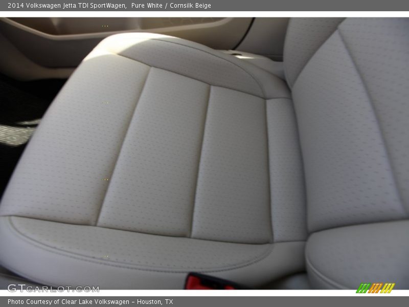 Front Seat of 2014 Jetta TDI SportWagen
