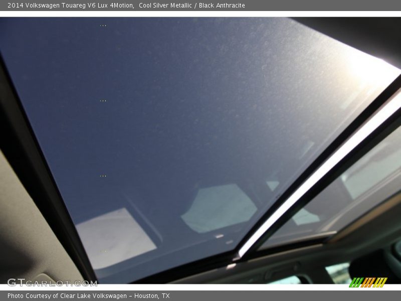 Cool Silver Metallic / Black Anthracite 2014 Volkswagen Touareg V6 Lux 4Motion