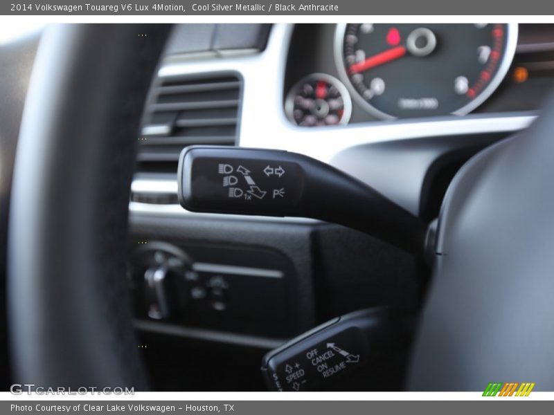 Cool Silver Metallic / Black Anthracite 2014 Volkswagen Touareg V6 Lux 4Motion