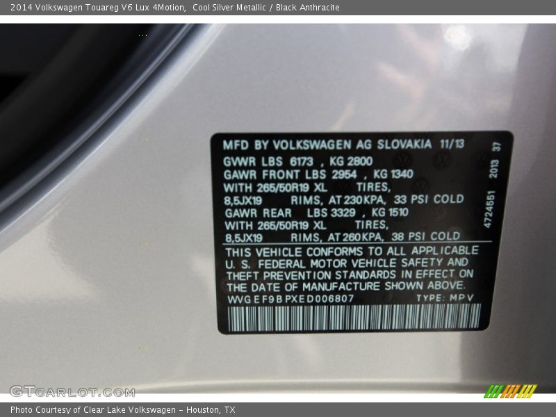 Cool Silver Metallic / Black Anthracite 2014 Volkswagen Touareg V6 Lux 4Motion