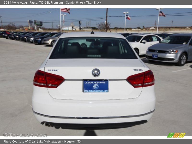 Candy White / Titan Black 2014 Volkswagen Passat TDI SEL Premium