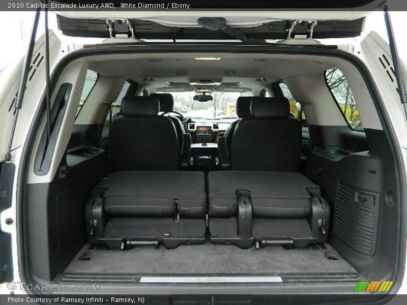 White Diamond / Ebony 2010 Cadillac Escalade Luxury AWD