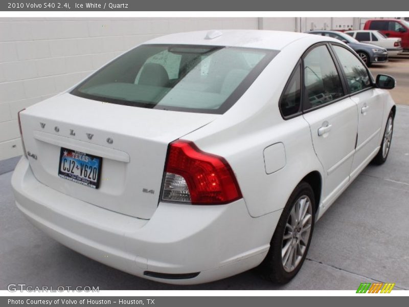 Ice White / Quartz 2010 Volvo S40 2.4i