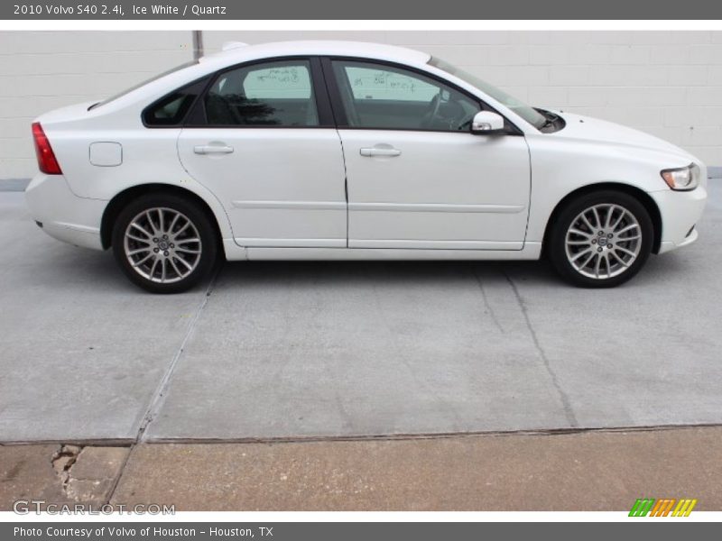 Ice White / Quartz 2010 Volvo S40 2.4i