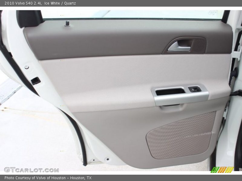 Ice White / Quartz 2010 Volvo S40 2.4i