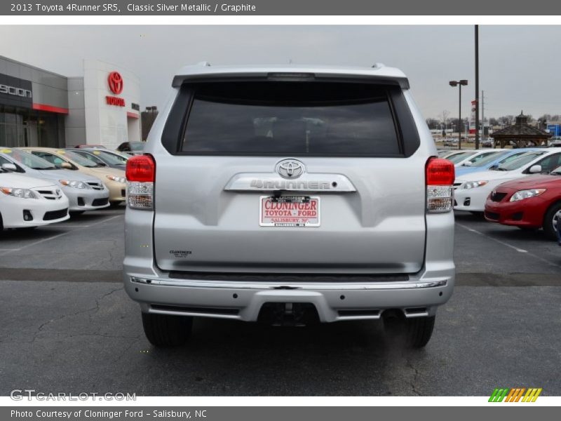 Classic Silver Metallic / Graphite 2013 Toyota 4Runner SR5