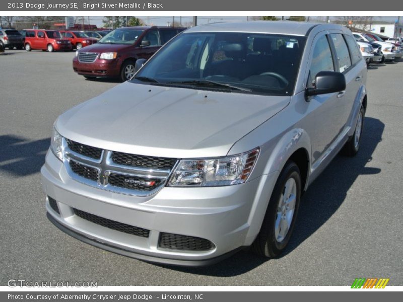 Bright Silver Metallic / Black 2013 Dodge Journey SE