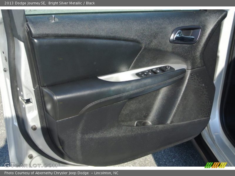 Bright Silver Metallic / Black 2013 Dodge Journey SE