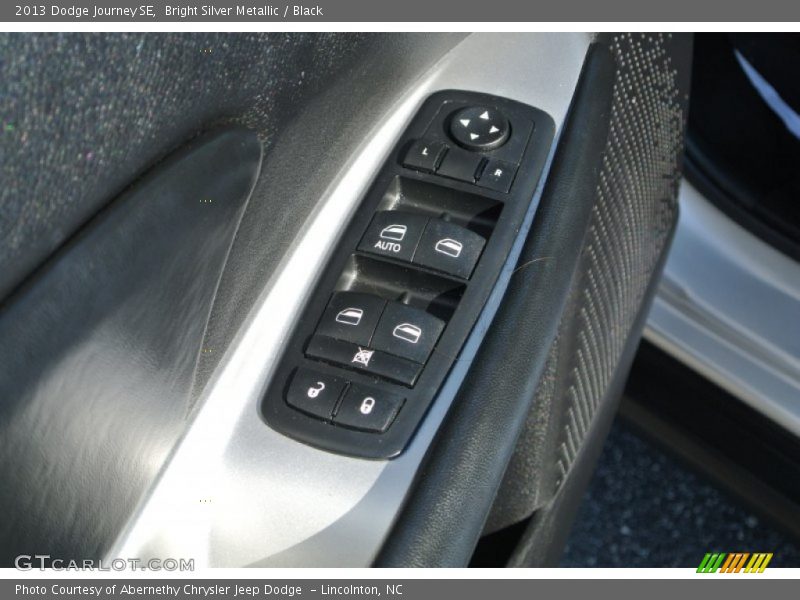 Bright Silver Metallic / Black 2013 Dodge Journey SE