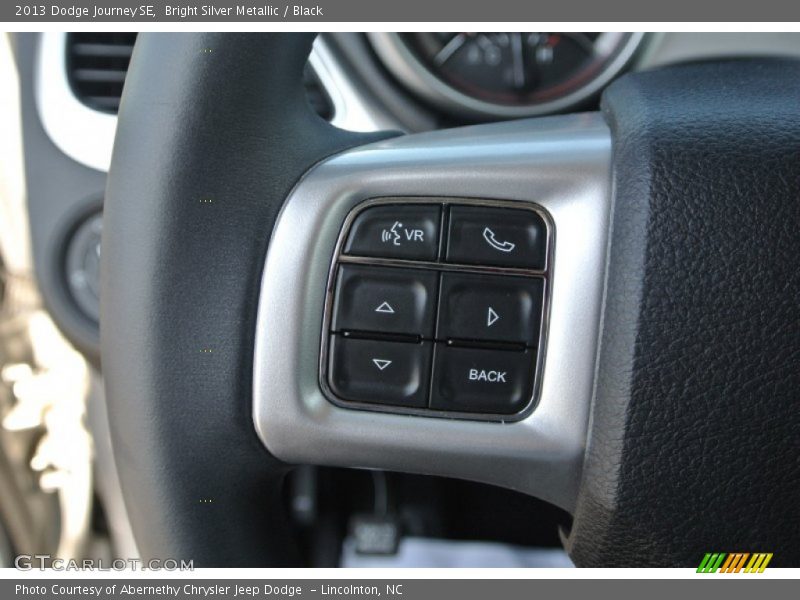 Bright Silver Metallic / Black 2013 Dodge Journey SE