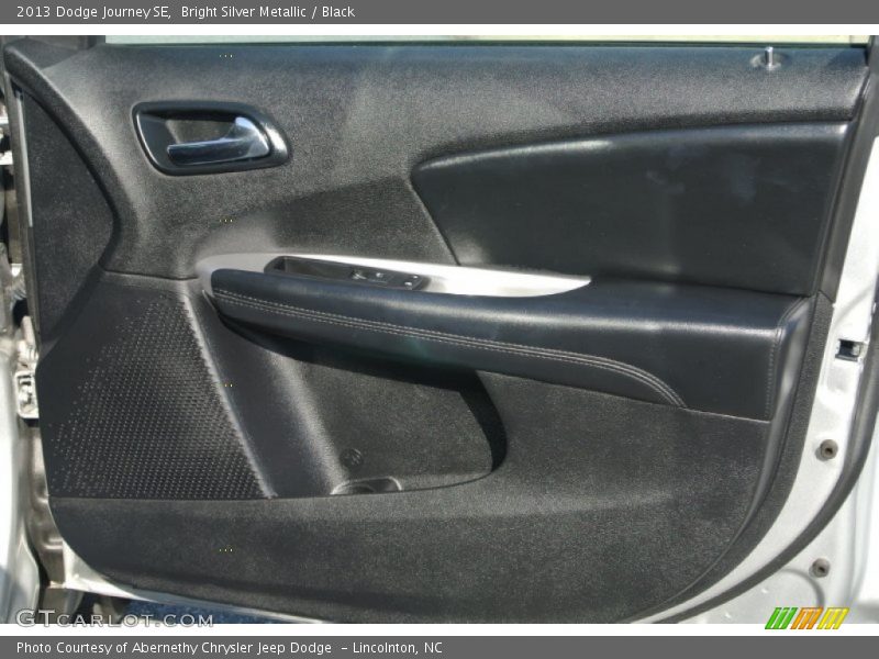 Bright Silver Metallic / Black 2013 Dodge Journey SE