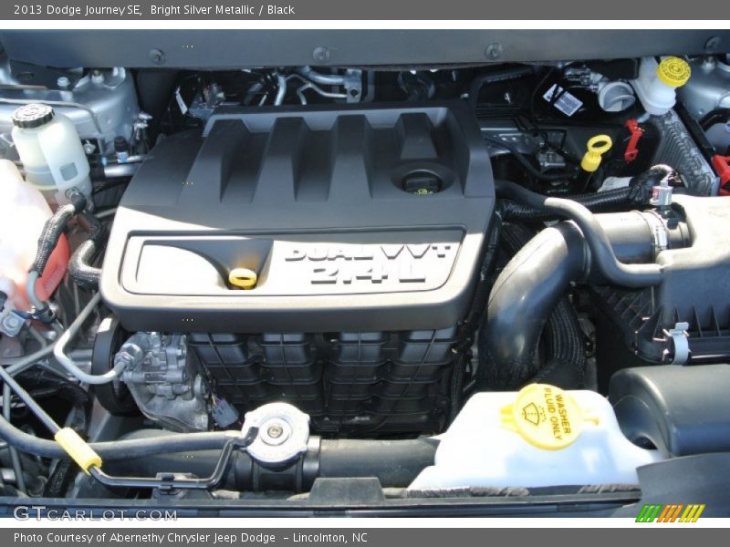 Bright Silver Metallic / Black 2013 Dodge Journey SE