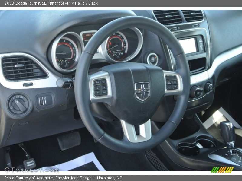 Bright Silver Metallic / Black 2013 Dodge Journey SE