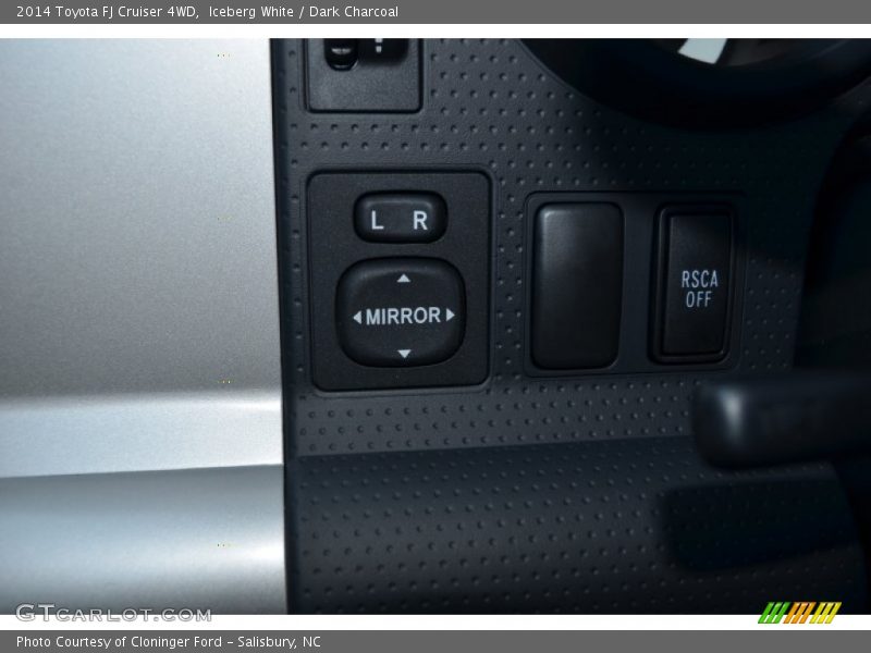 Iceberg White / Dark Charcoal 2014 Toyota FJ Cruiser 4WD