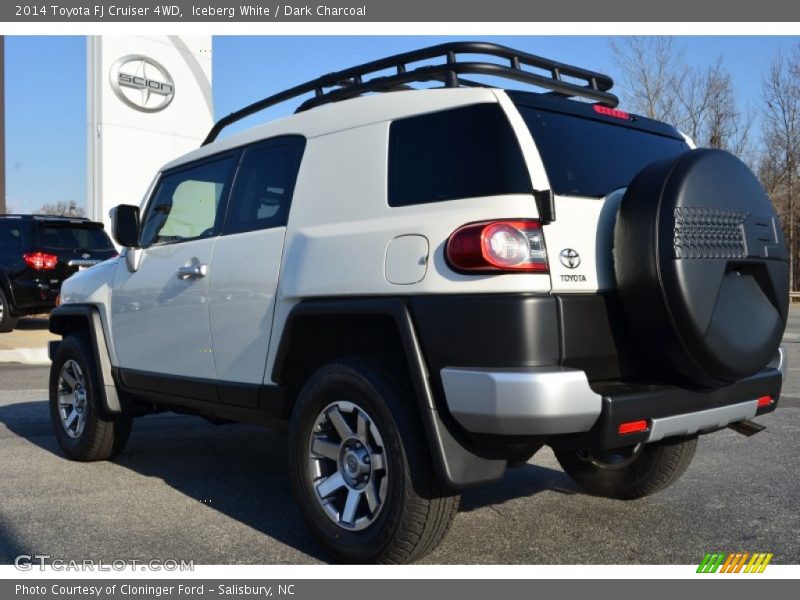 Iceberg White / Dark Charcoal 2014 Toyota FJ Cruiser 4WD