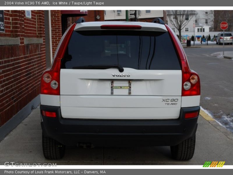 Ice White / Taupe/Light Taupe 2004 Volvo XC90 T6 AWD