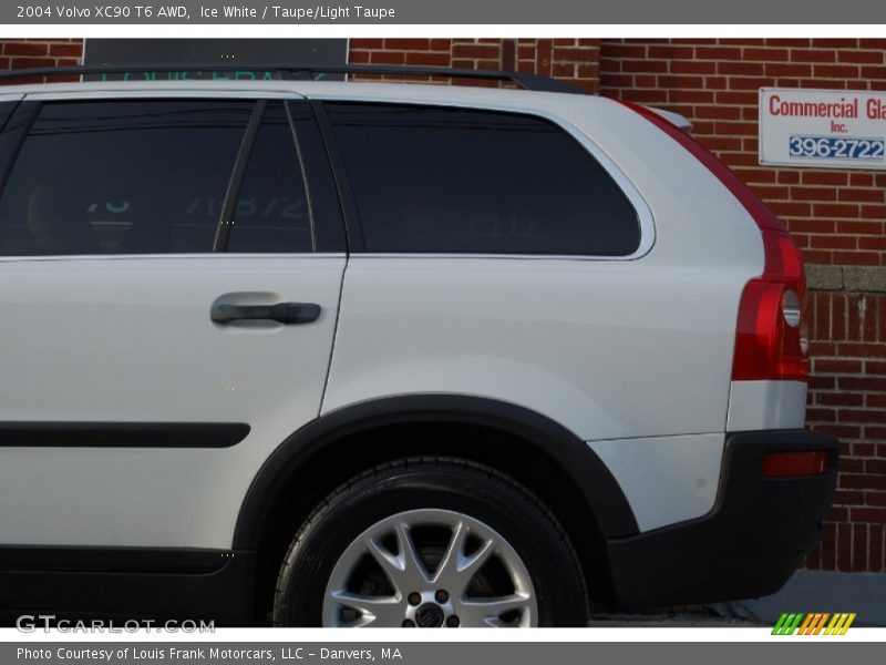 Ice White / Taupe/Light Taupe 2004 Volvo XC90 T6 AWD