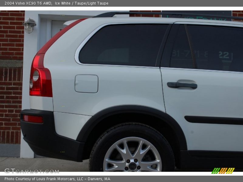 Ice White / Taupe/Light Taupe 2004 Volvo XC90 T6 AWD