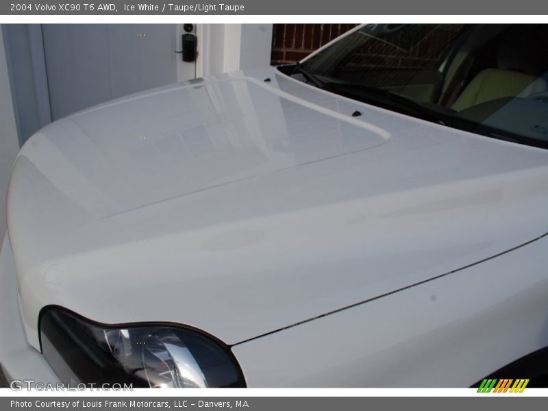 Ice White / Taupe/Light Taupe 2004 Volvo XC90 T6 AWD
