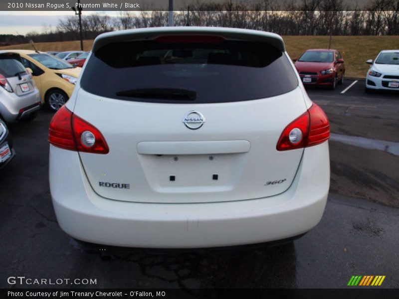 Phantom White / Black 2010 Nissan Rogue S