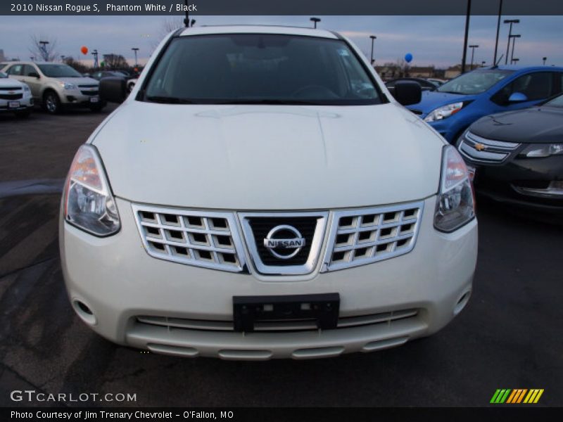 Phantom White / Black 2010 Nissan Rogue S