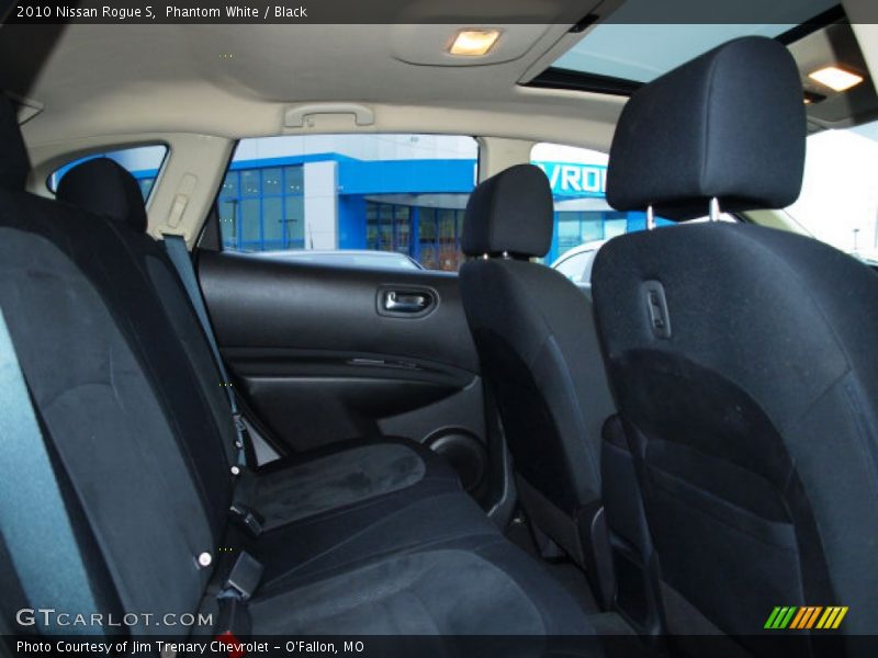 Phantom White / Black 2010 Nissan Rogue S