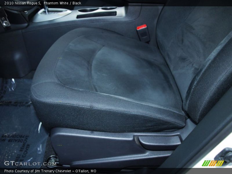 Phantom White / Black 2010 Nissan Rogue S