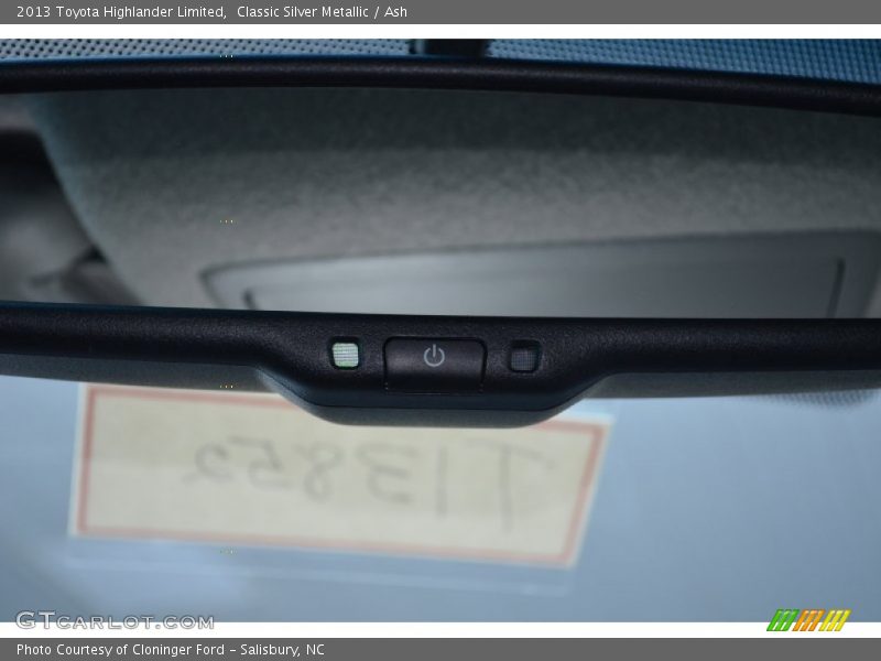 Classic Silver Metallic / Ash 2013 Toyota Highlander Limited