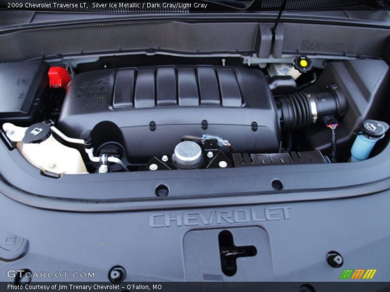 Silver Ice Metallic / Dark Gray/Light Gray 2009 Chevrolet Traverse LT